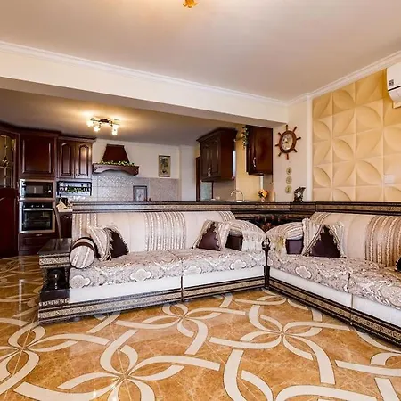 Luksuzna Vila Ob Plazi Z Bazenom Paphos