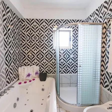 Luksuzna Vila Ob Plazi Z Bazenom וילה Paphos