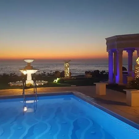 וילה Luksuzna Vila Ob Plazi Z Bazenom Paphos