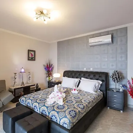 Villa Luksuzna Vila Ob Plazi Z Bazenom Paphos