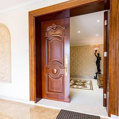 Villa Luksuzna Vila Ob Plazi Z Bazenom