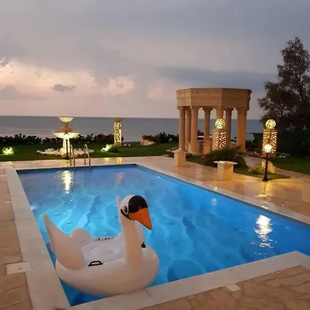 Luksuzna Vila Ob Plazi Z Bazenom וילה Paphos
