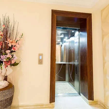 Villa Luksuzna Vila Ob Plazi Z Bazenom