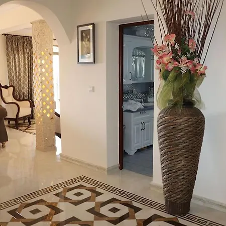 Luksuzna Vila Ob Plazi Z Bazenom * Paphos