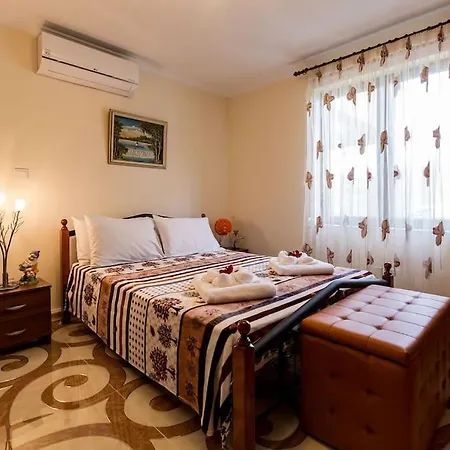 Luksuzna Vila Ob Plazi Z Bazenom
