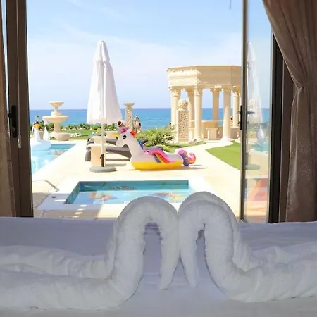 Luksuzna Vila Ob Plazi Z Bazenom Villa