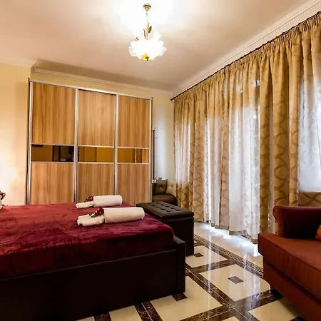 Villa Luksuzna Vila Ob Plazi Z Bazenom