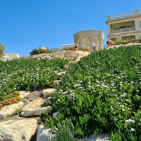 וילה Luksuzna Vila Ob Plazi Z Bazenom